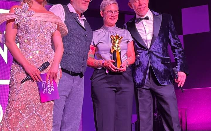 Famez.com gewinnt Venus Award 2025 – Creator-Marketing Plattform des Jahres
